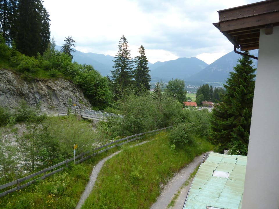 Auf Wanderwege hinter dem Hotel Panoramahotel Talhof Garni