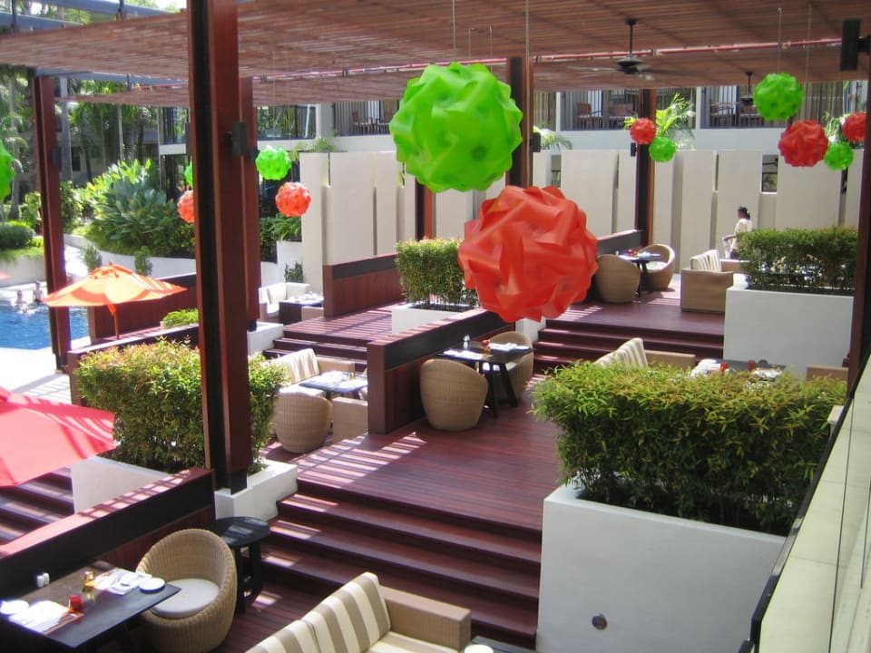 Cafe Mo Mo Holiday Inn Resort Phuket Surin Beach by IHG