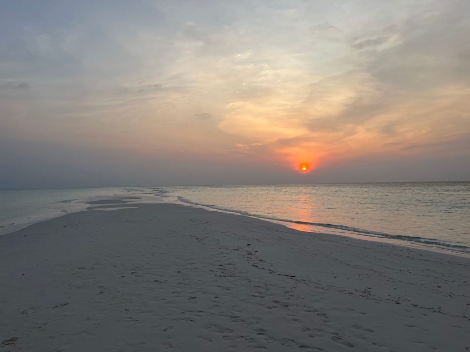 Strand Kuredu Island Resort & Spa