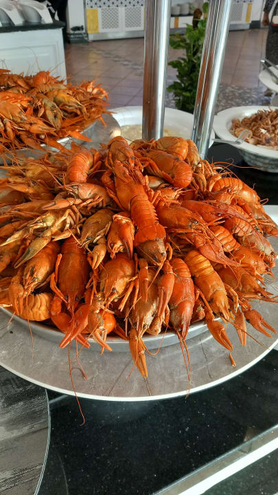 Gastro Sunrise Queen Luxury Hotel