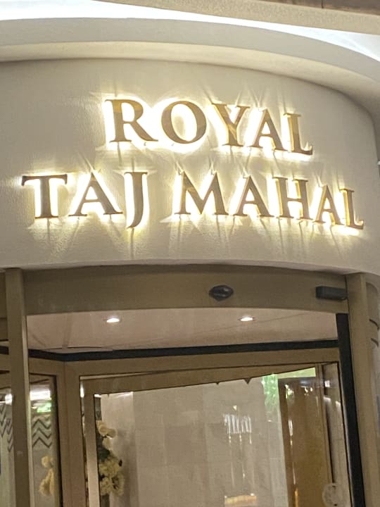 Lobby Royal Taj Mahal Hotel