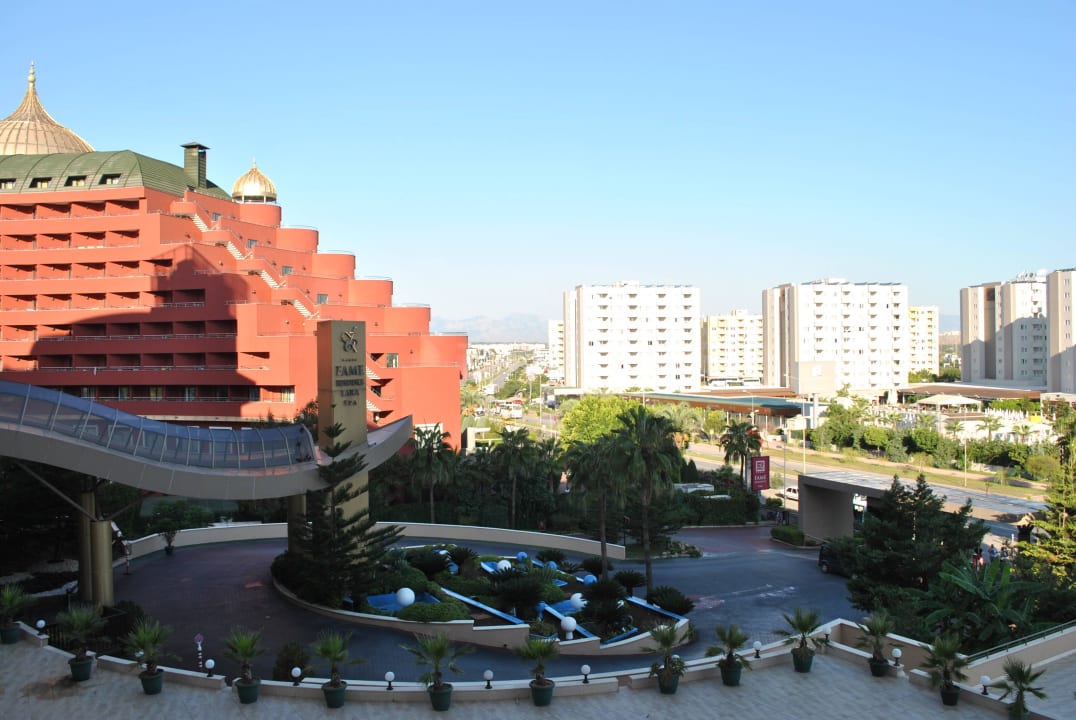 Hoteleingang Fame Residence Lara & Spa