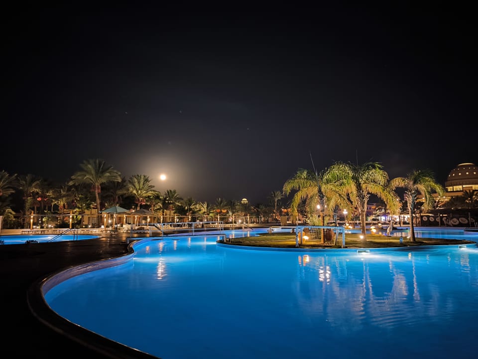 Pool Malikia Resort Abu Dabbab