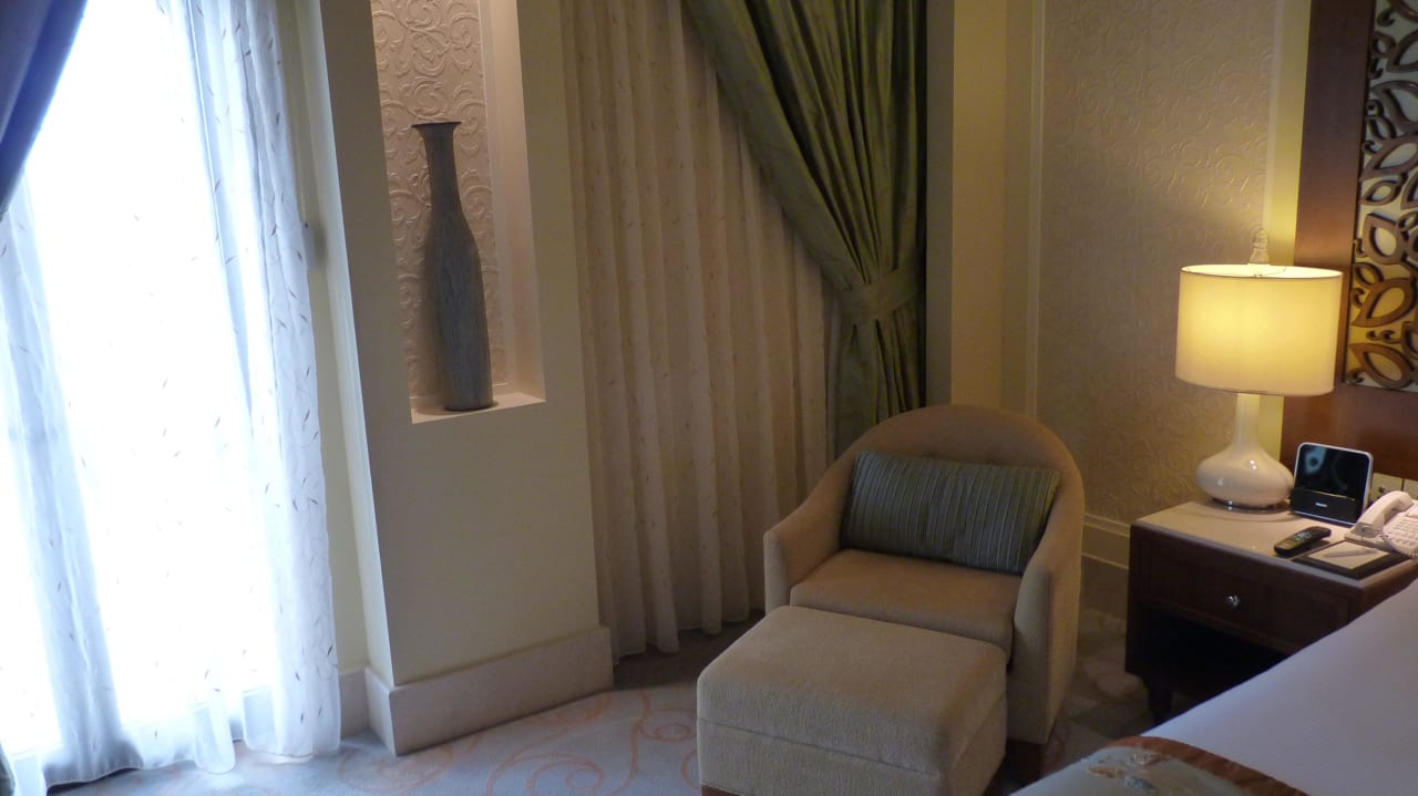 Das Schlafzimmer Al Bustan Palace - A Ritz-Carlton Hotel
