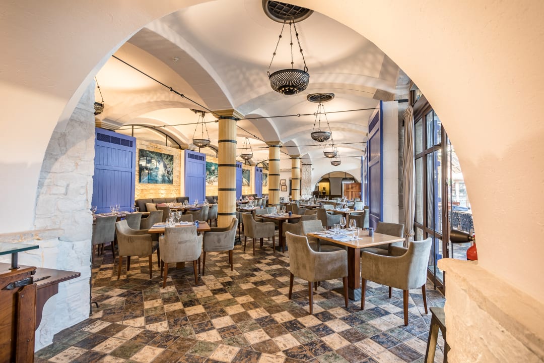 Gastro Columbia Beach Resort