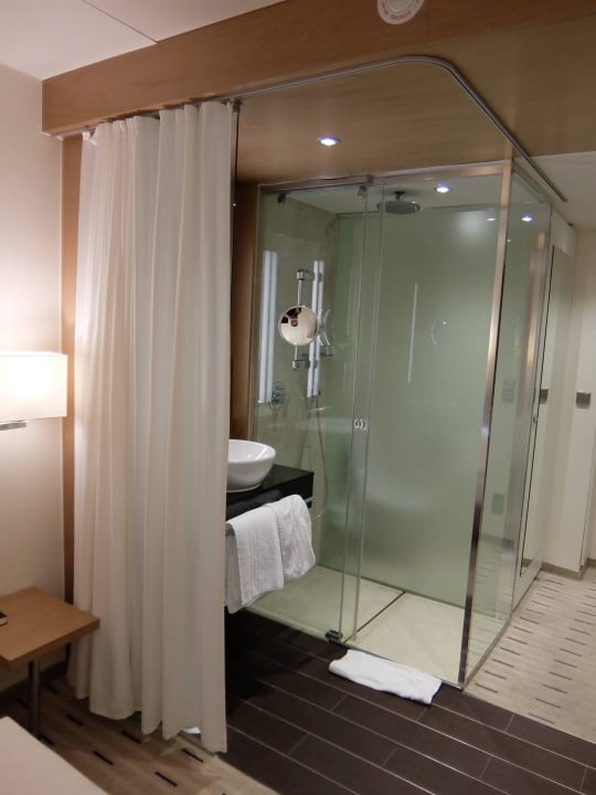 Duschbereich Park Inn by Radisson Berlin Alexanderplatz