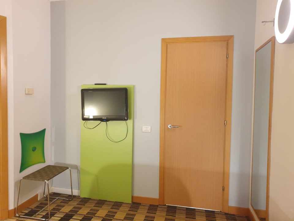 Zimmer Ibis Styles Napoli Garibaldi