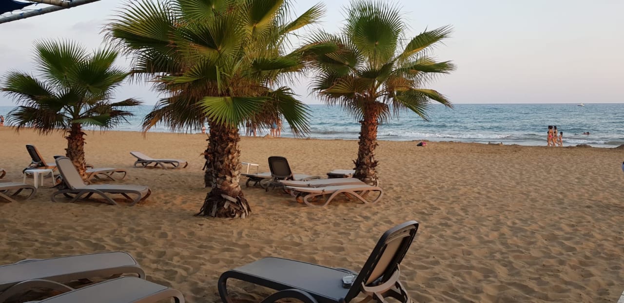 Strand Club Grand Aqua