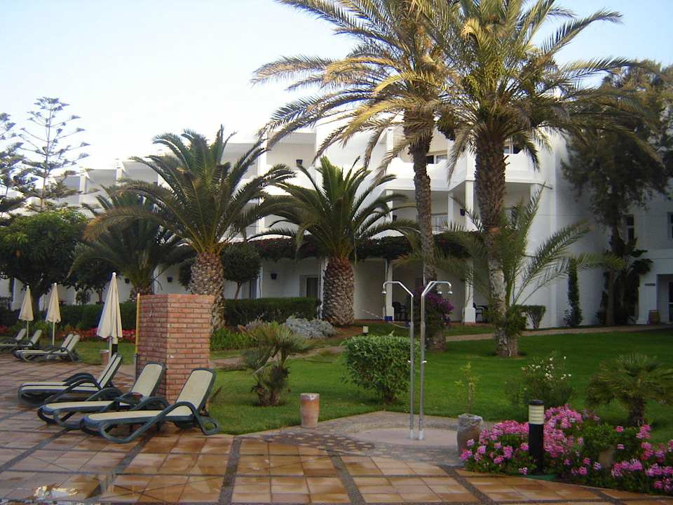 Teren wokół basenu -natryski Iberostar Waves Founty Beach