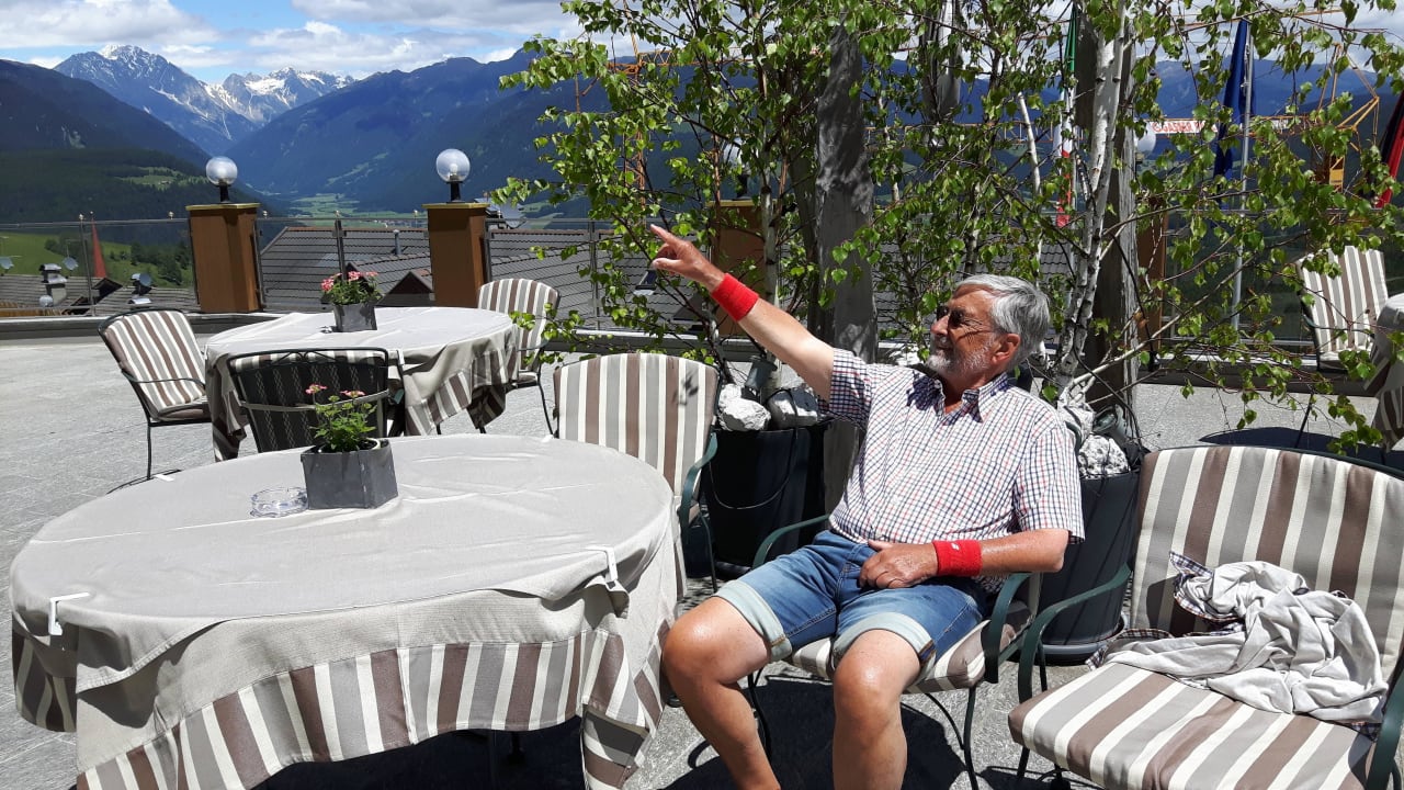 Bergpanorama  Berghotel Zirm