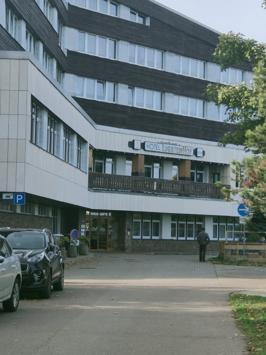 Außenansicht Hotel Lugsteinhof