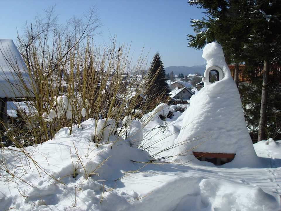 Winterimpression Garten, Blick zum Ort Villa Relax - Ferienwohnungen mit Hallenbad & Relaxgarten
