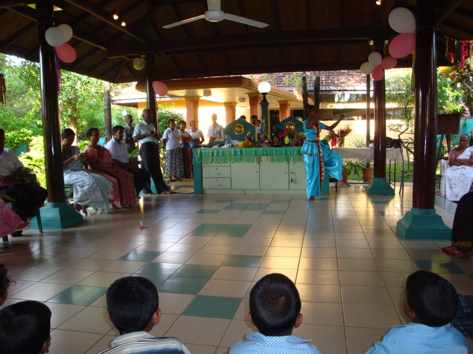 Und wen die Tische weg sind - wird getanzt Spring of Life Ayurveda Resort