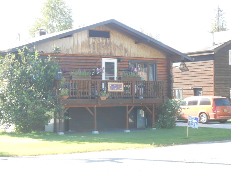 Ansicht von der Straße Bed & Breakfast A Downtown Log Cabin Hideaway