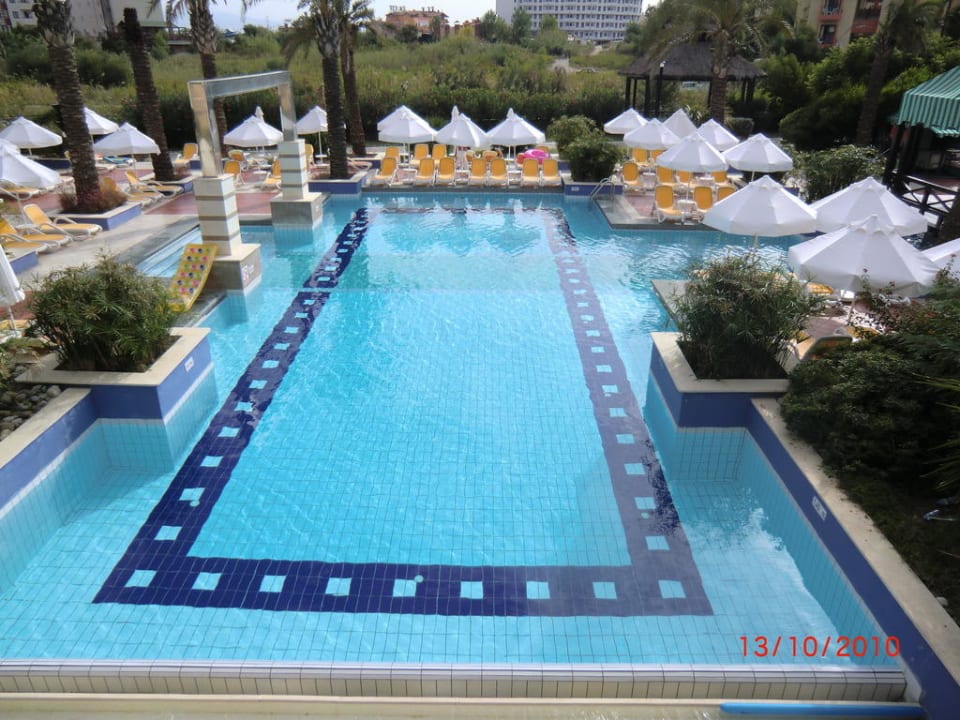 Teil von der Poolanlage TUI BLUE Xanthe