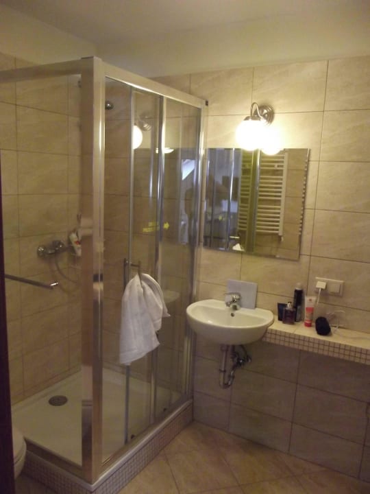 Bad mit Dusche Nawigator Spa