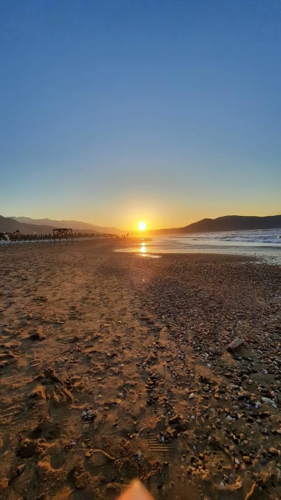 Strand Alexander Beach Hotel & Village Resort