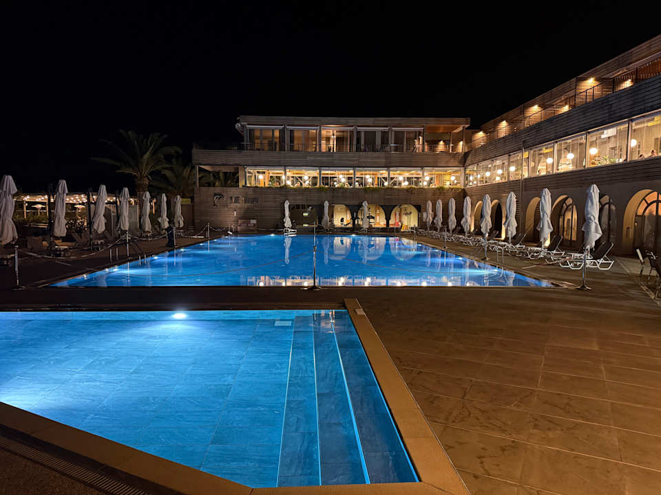 Pool Blue Dolphin Resort Hotel