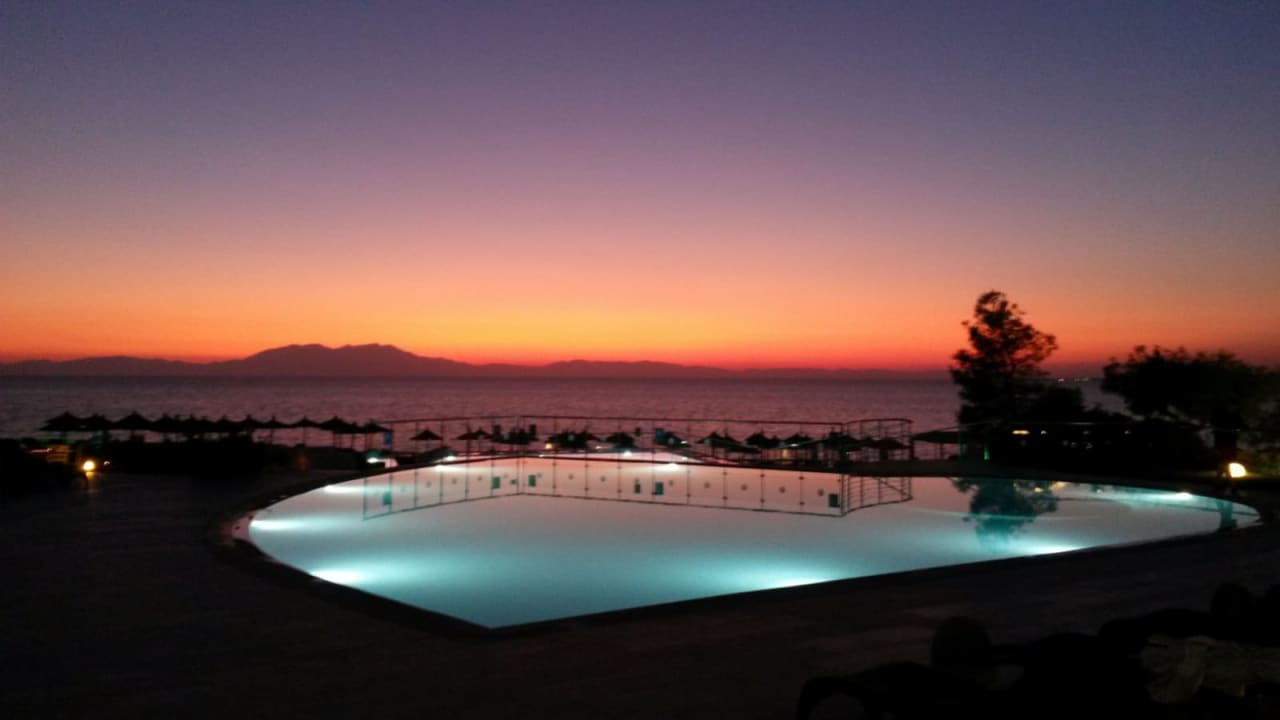 Pool Istion Club & Spa