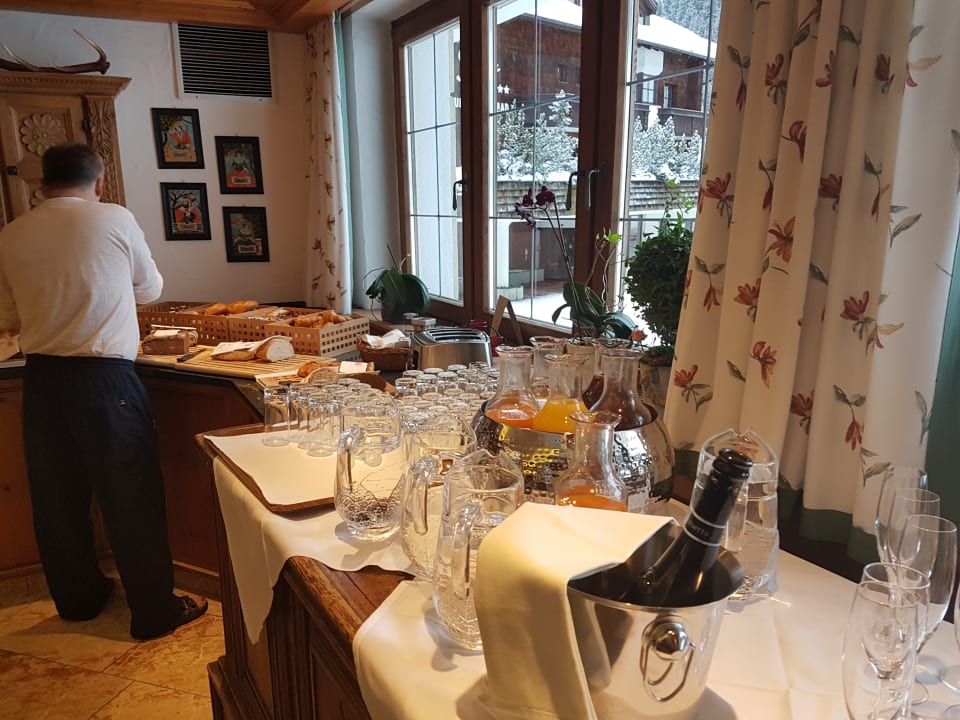 Frühstück Hotel Olympia