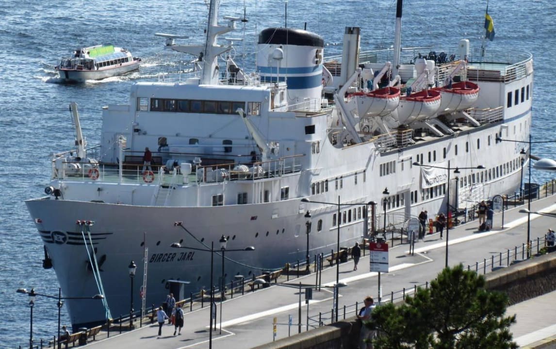 Shore view M/S Birger Jarl Hostel & Hotel