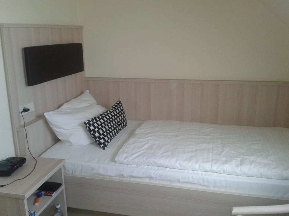 Bett im kleinen DZ (zweites Bett & TV gegenüber) Landhotel Billing