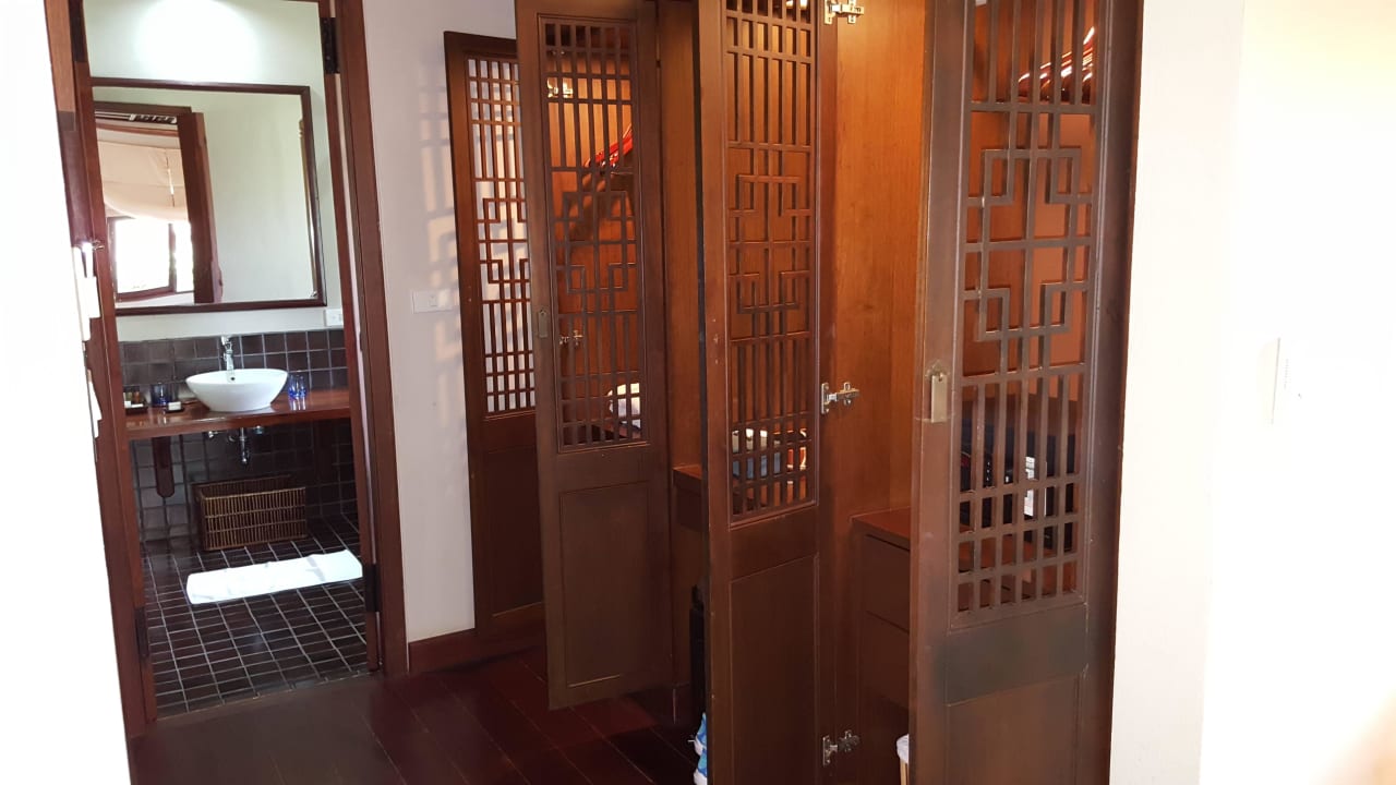 Flur mit Kleiderschrank Khaolak Laguna Resort