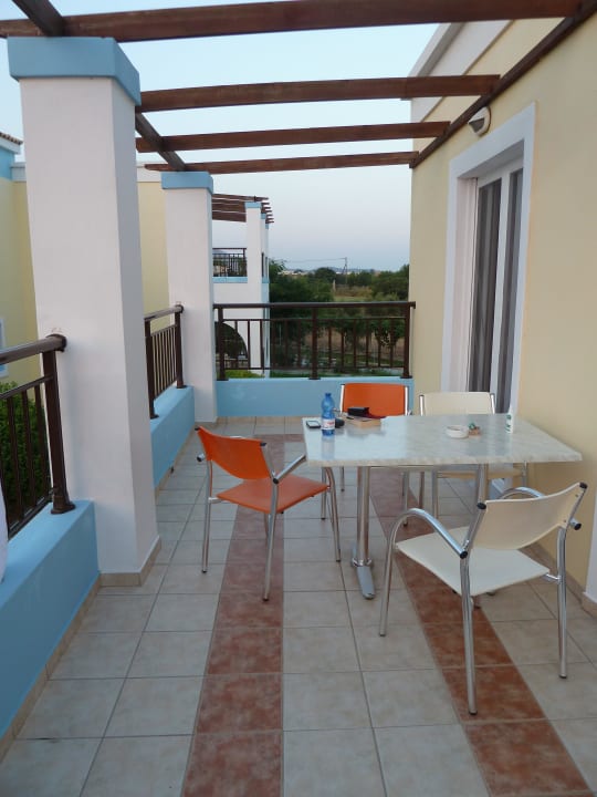 Die supergroße Terrasse Corali Hotel