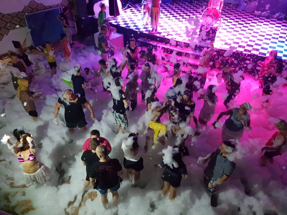 Schaumparty  Dream World Resort & Spa
