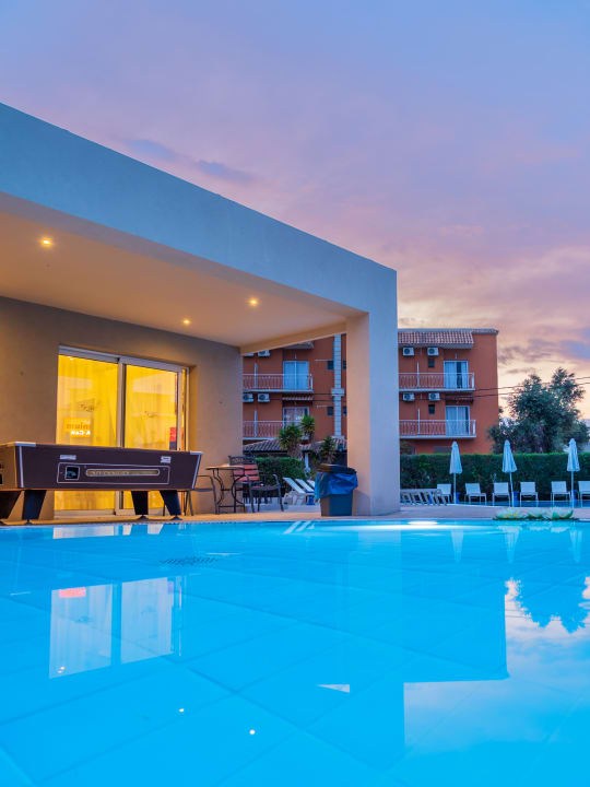 Pool CNic Gemini Hotel