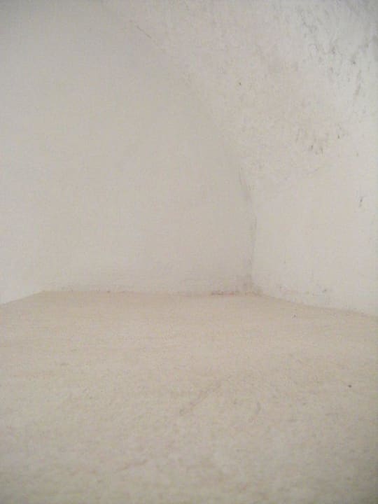 Dreck über dem Schrank Samira Club