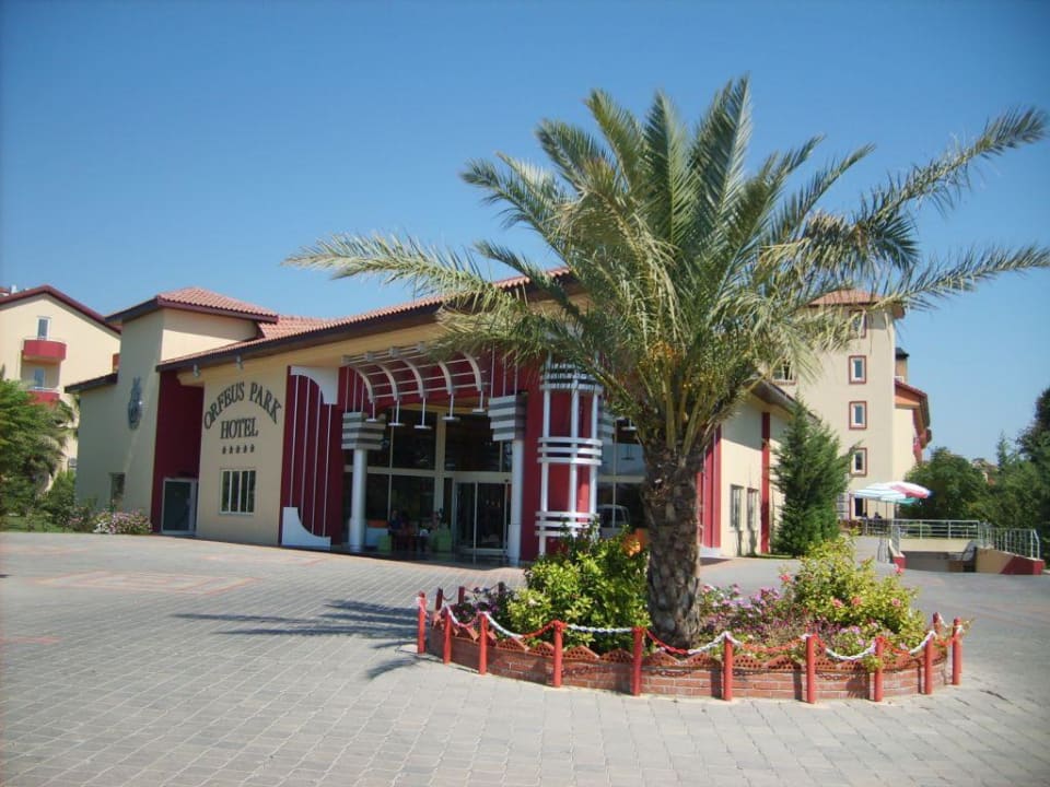 Hoteleingang Hotel Orfeus Park