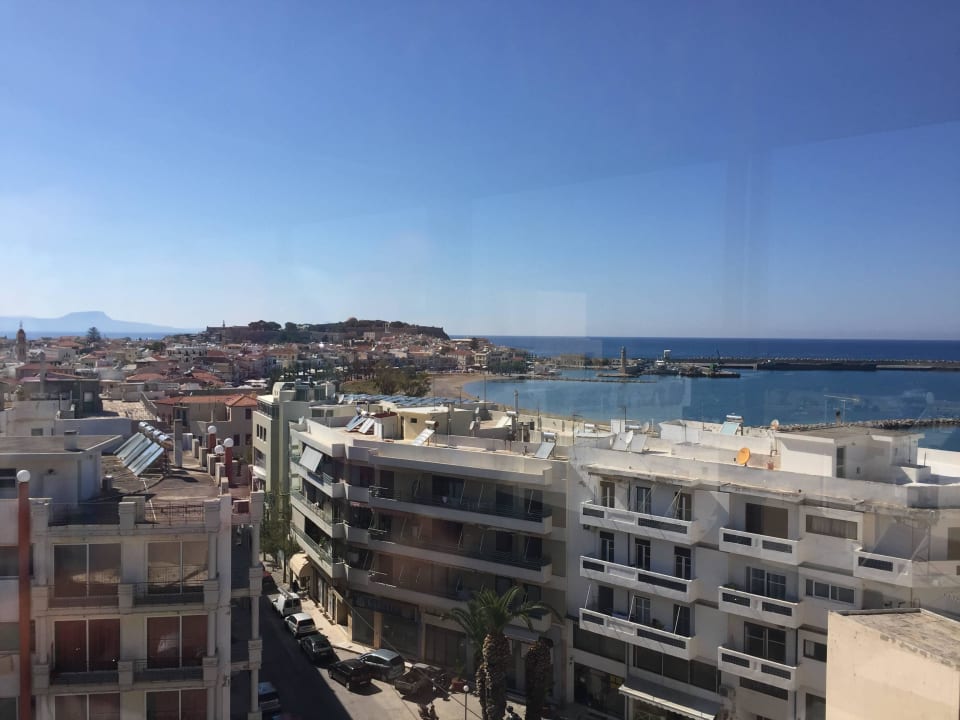 Vom Dach  Hotel Achillion Palace