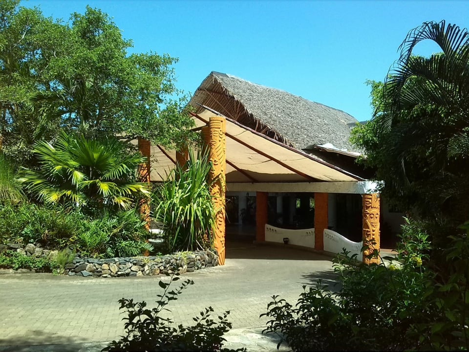 Eingangsbereich aussen Hotel Southern Palms Beach Resort