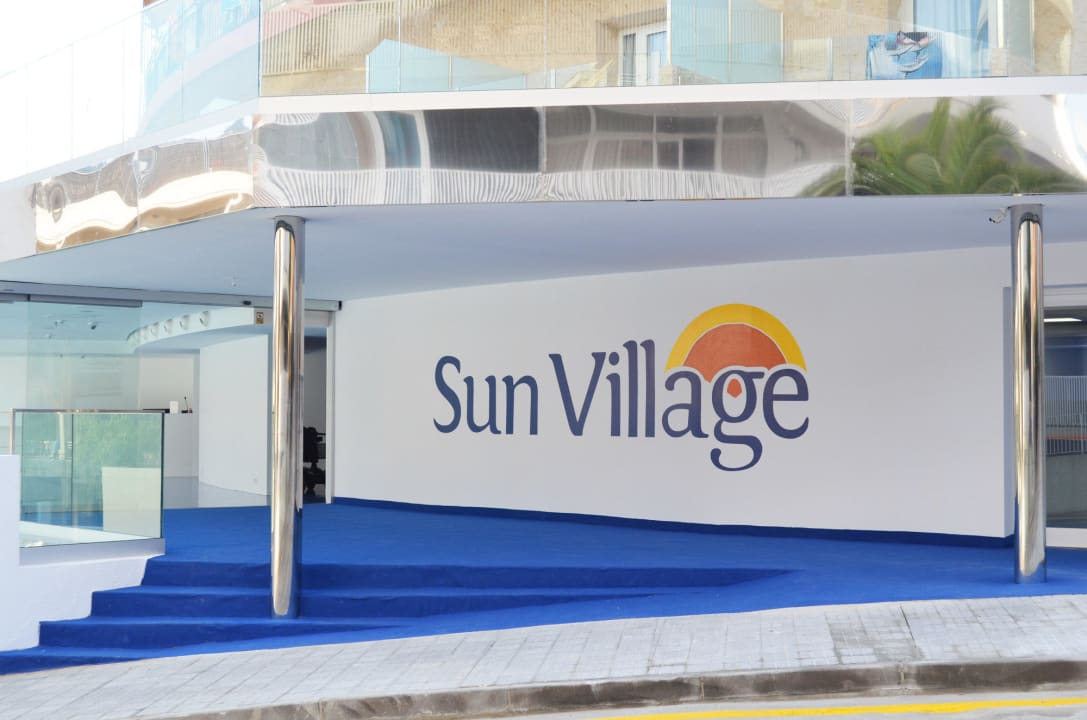 Entrada principal ALEGRIA Sun Village