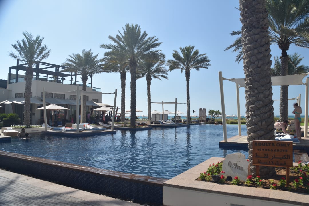 Pool Park Hyatt Abu Dhabi Hotel and Villas