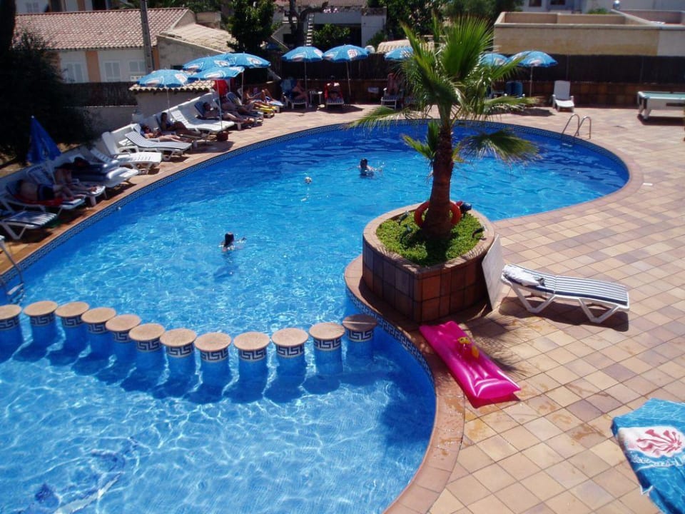 Poolansicht Hotel Clumba