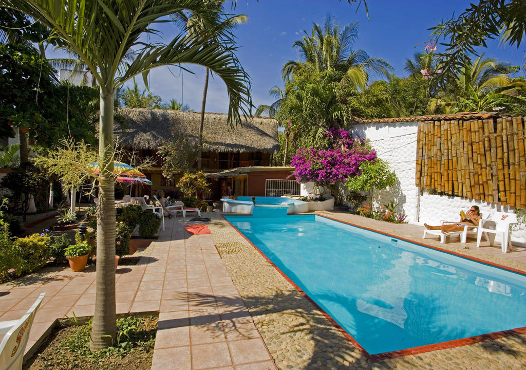 Ralaxen am Pool Hotelito Swiss Oasis