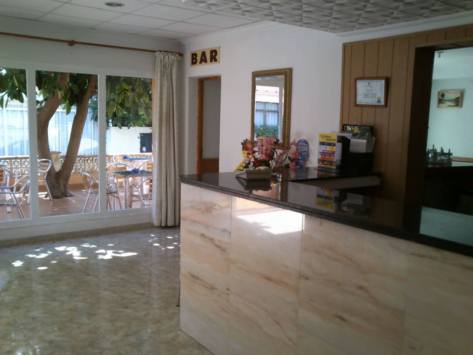 Recepción Hotel Bari