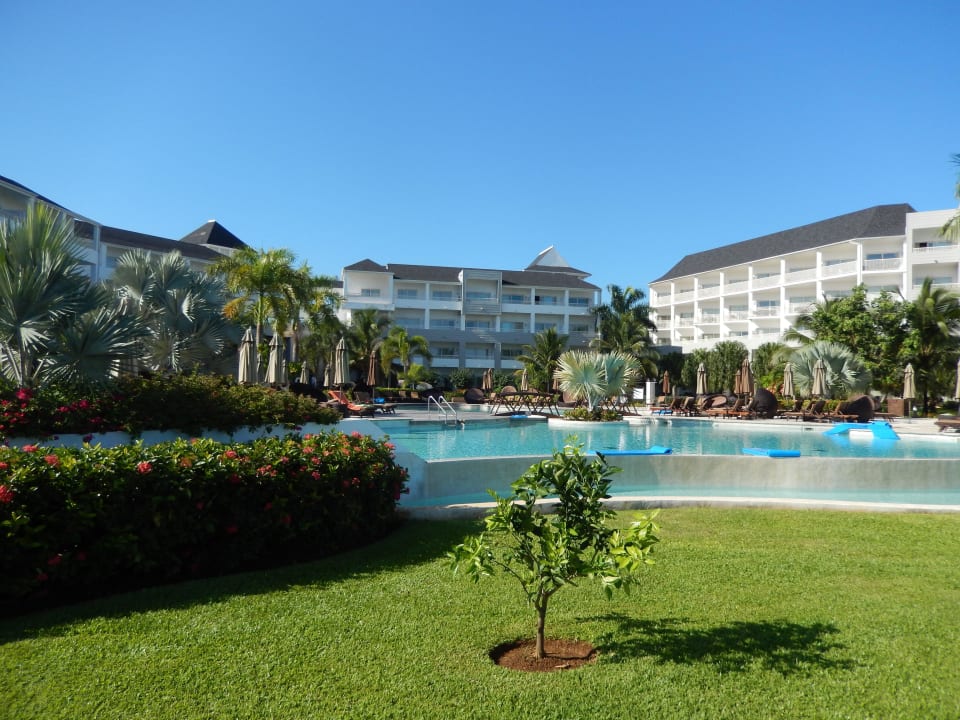 Einer der Pools Secrets St. James Montego Bay - Adults only