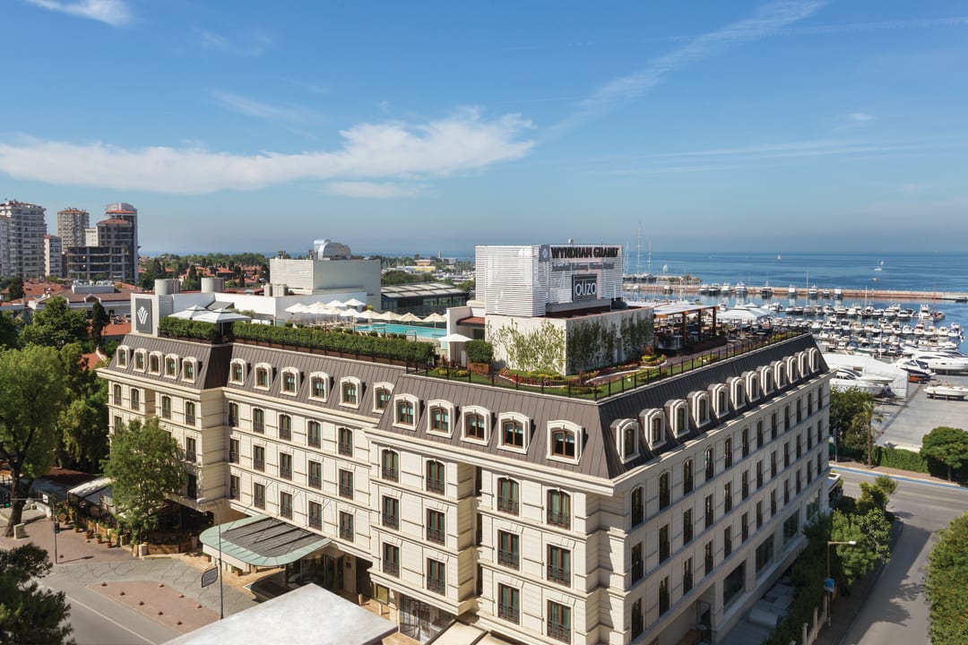 Außenansicht Wyndham Grand Istanbul Kalamis Marina Hotel