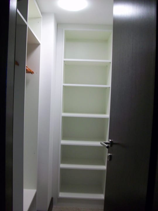 Extra Schrankraum im Zimmer Hotel Parentium Plava Laguna