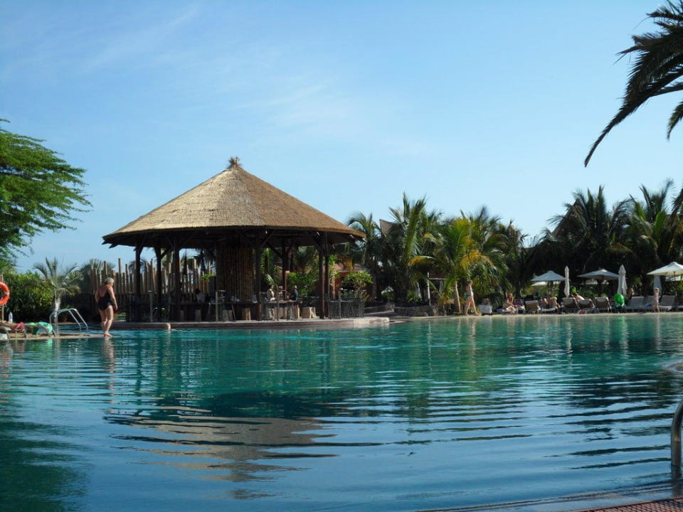 Poolbar Lopesan Baobab Resort