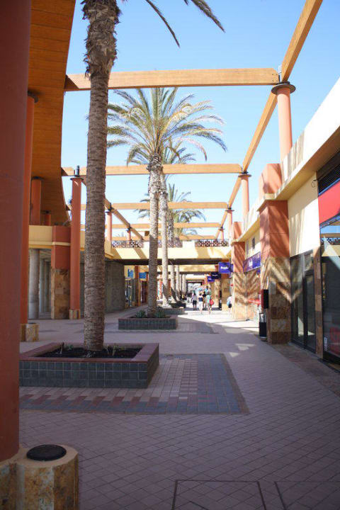 Einkaufszentrum unterhalb des Hotels Occidental Jandía Playa