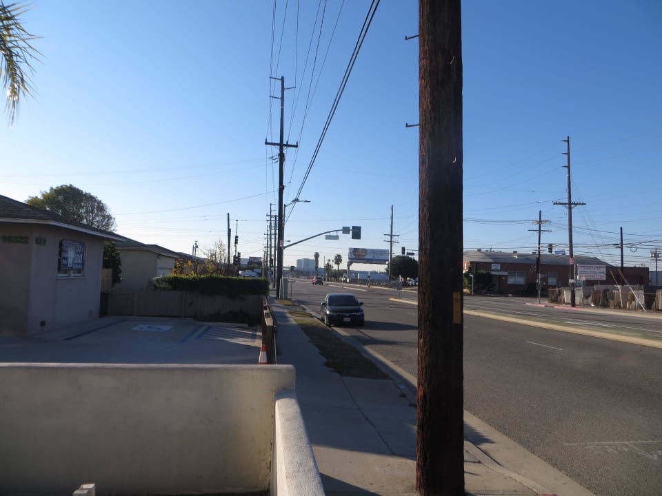 Strasse vorm Hotel Hampton Inn by Hilton Los Angeles Airport