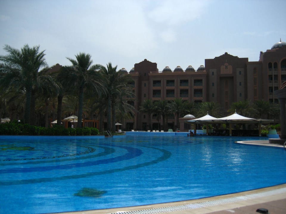 Emirates Palace, Pool am „east wing“ Emirates Palace Mandarin Oriental