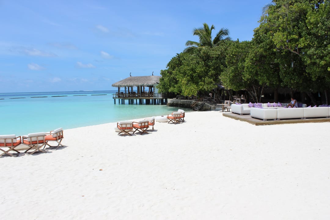Blick auf das Restaurant "Manta" Constance Moofushi Maldives