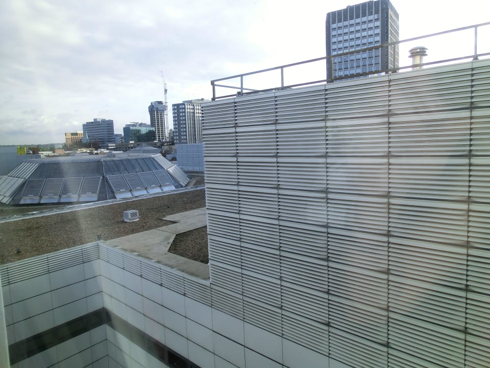 Blick von Zimmer 810 Holiday Inn Express London Croydon