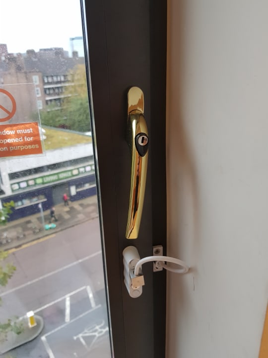 Zimmer Hampton by Hilton London Waterloo