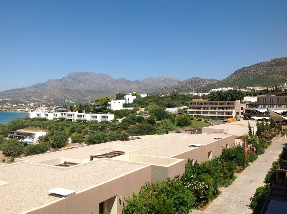 Ausblick tagsüber Richtung Hauptgebäude Atlantica Mikri Poli Crete